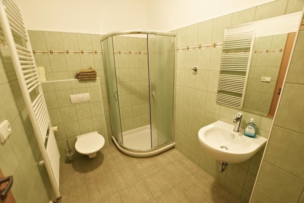 Penzion Soutok Lanzhot Экстерьер фото